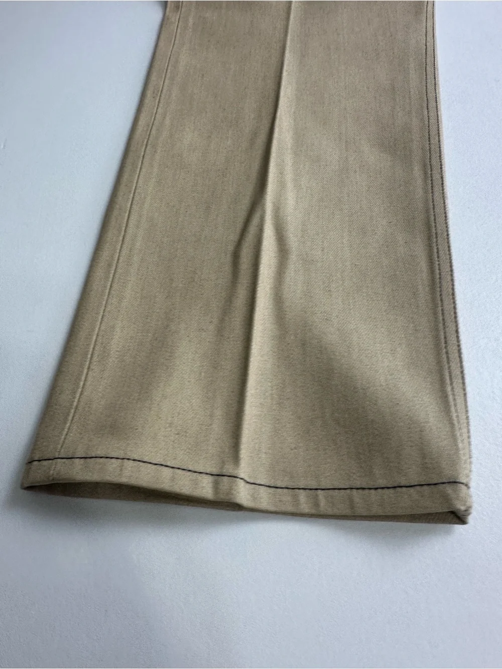 Levi’s 501 men’s 42/32 button fly original fit denim jeans, beige color (new)